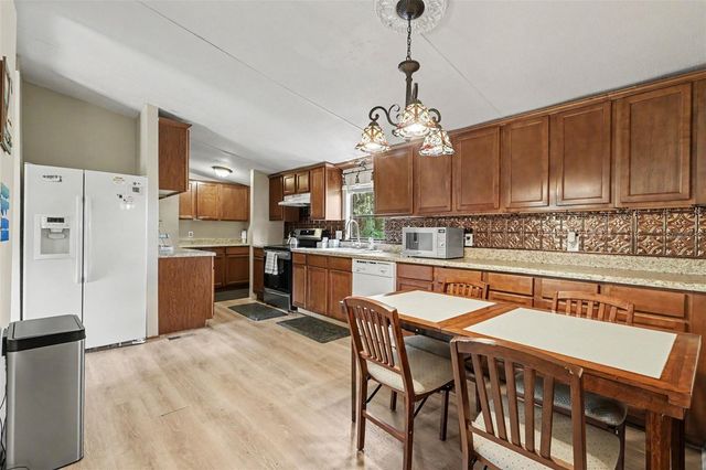 10239 LYONS AVENUE, Lithia, FL 33547