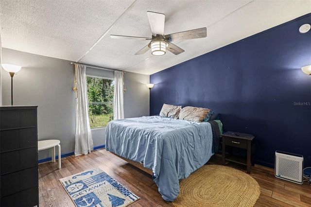 10239 LYONS AVENUE, Lithia, FL 33547