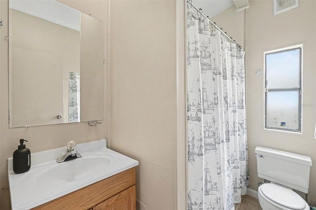 10239 LYONS AVENUE, Lithia, FL 33547