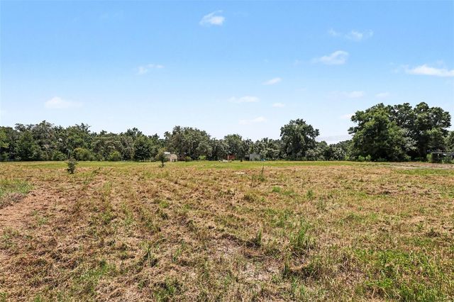 10239 LYONS AVENUE, Lithia, FL 33547