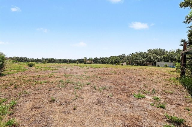 10239 LYONS AVENUE, Lithia, FL 33547