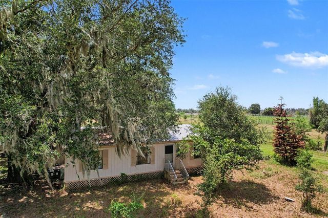 10239 LYONS AVENUE, Lithia, FL 33547