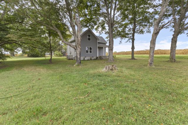 5178 E Robertson Rd, Cross Plains, TN 37049