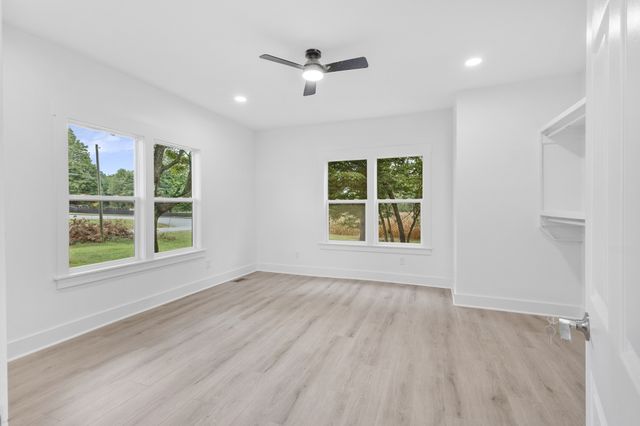 5178 E Robertson Rd, Cross Plains, TN 37049