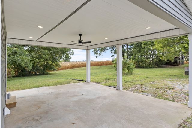 5178 E Robertson Rd, Cross Plains, TN 37049