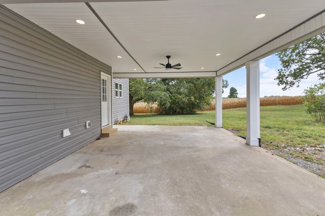 5178 E Robertson Rd, Cross Plains, TN 37049