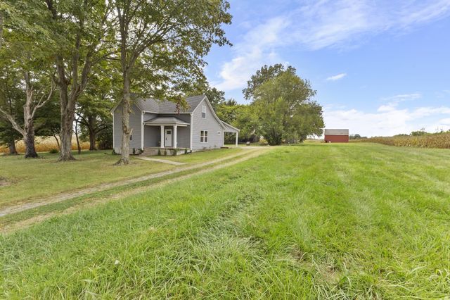 5178 E Robertson Rd, Cross Plains, TN 37049