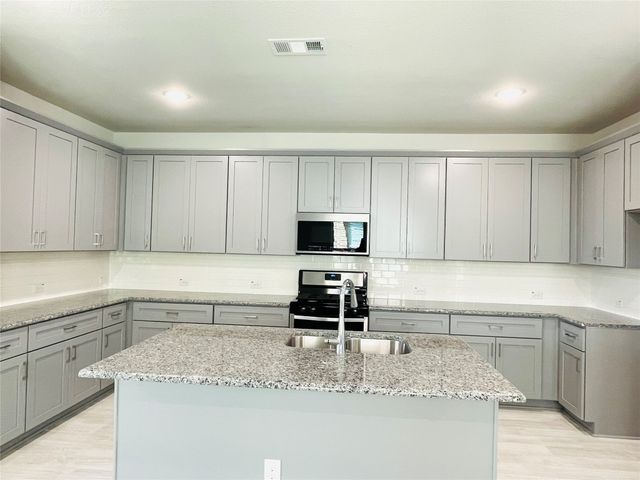 1052 Norias Drive, Forney, TX 75126