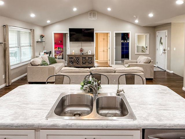 280 Knotting Hill Drive, Springville, IN 47462