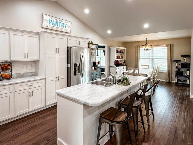 280 Knotting Hill Drive, Springville, IN 47462