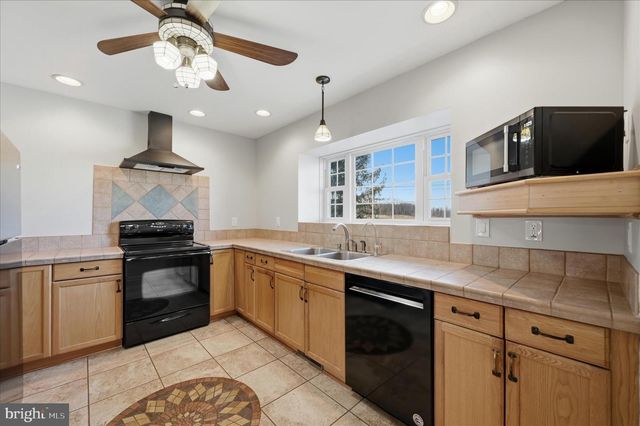 3093 OLD LEETOWN PIKE, Ranson, WV 25438