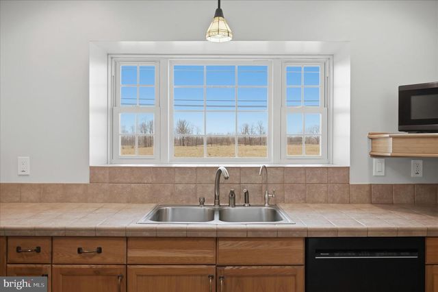 3093 OLD LEETOWN PIKE, Ranson, WV 25438