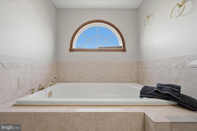 3093 OLD LEETOWN PIKE, Ranson, WV 25438