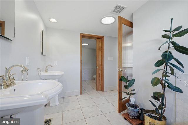 3093 OLD LEETOWN PIKE, Ranson, WV 25438