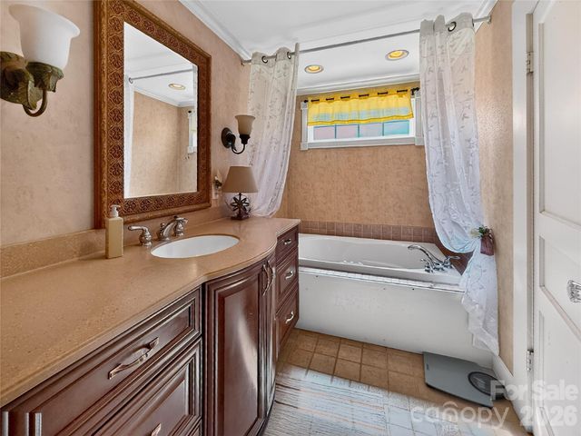 192 W Court Street, Rutherfordton, NC 28139