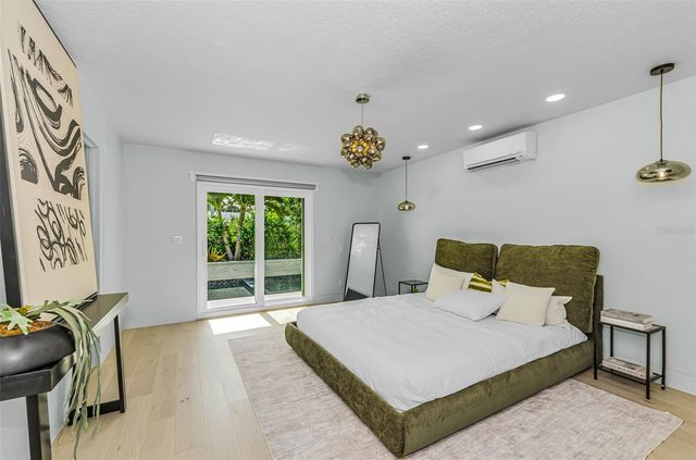861 RAFAEL BOULEVARD NE, St Petersburg, FL 33704