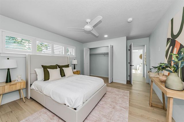 861 RAFAEL BOULEVARD NE, St Petersburg, FL 33704
