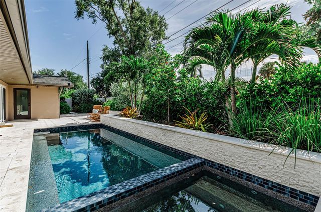 861 RAFAEL BOULEVARD NE, St Petersburg, FL 33704