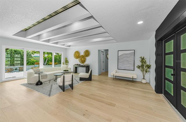 861 RAFAEL BOULEVARD NE, St Petersburg, FL 33704