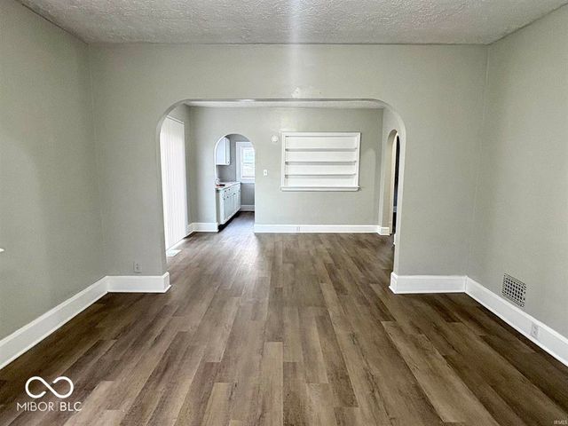 513 E Centennial Avenue, Muncie, IN 47303