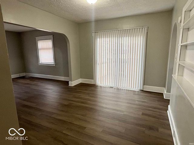 513 E Centennial Avenue, Muncie, IN 47303