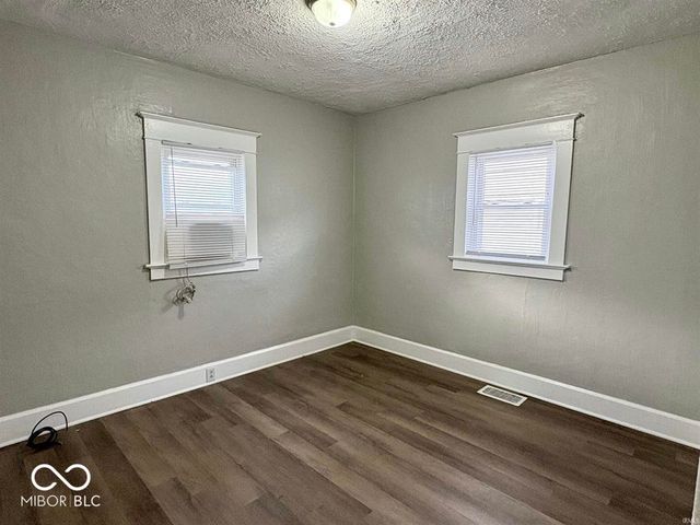 513 E Centennial Avenue, Muncie, IN 47303