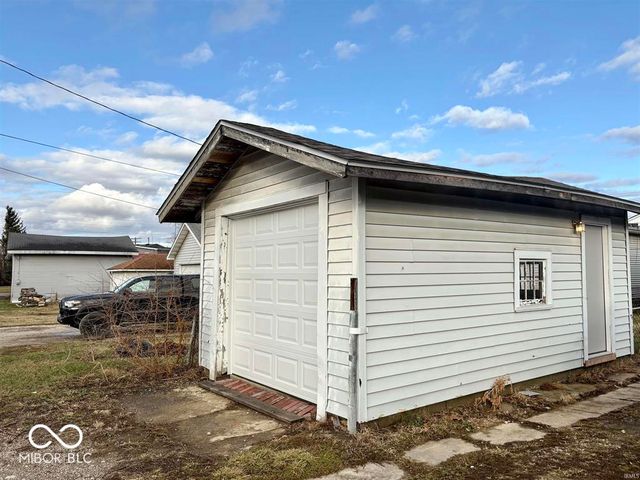 513 E Centennial Avenue, Muncie, IN 47303