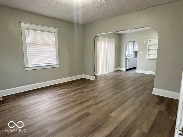 513 E Centennial Avenue, Muncie, IN 47303