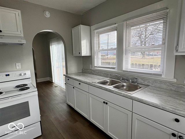 513 E Centennial Avenue, Muncie, IN 47303