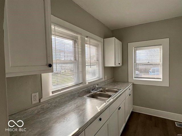 513 E Centennial Avenue, Muncie, IN 47303