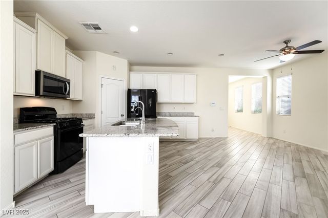 7616 Eastham Bay Avenue, Las Vegas, NV 89179