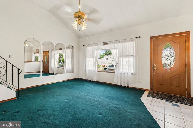 817 WORTHINGTON DR, Warminster, PA 18974