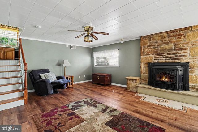 817 WORTHINGTON DR, Warminster, PA 18974