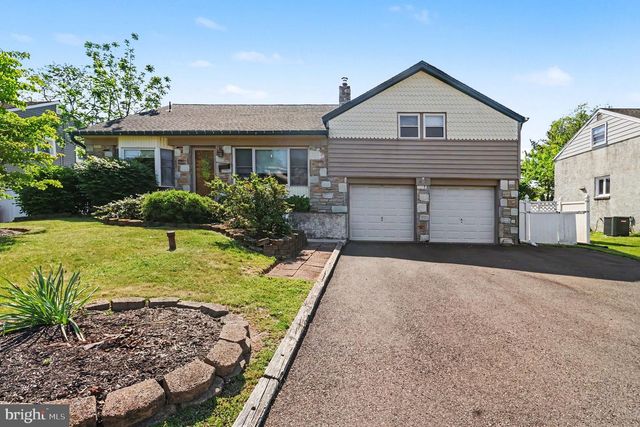 817 WORTHINGTON DR, Warminster, PA 18974