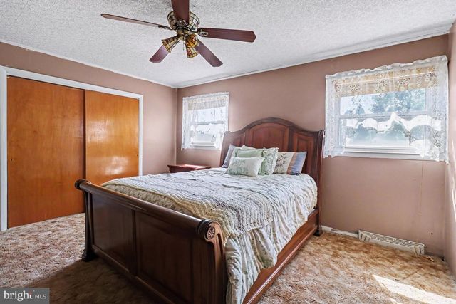 817 WORTHINGTON DR, Warminster, PA 18974