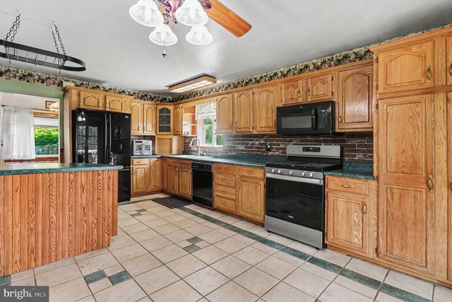 817 WORTHINGTON DR, Warminster, PA 18974