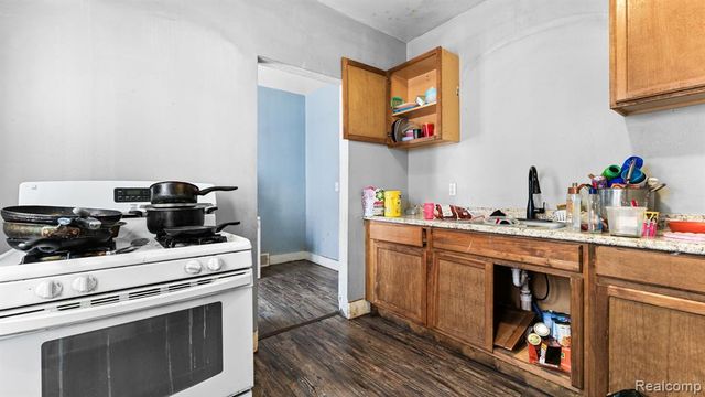 2951 Leslie Street, Detroit, MI 48238