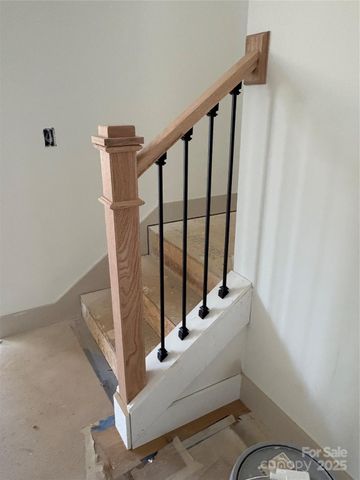 99 Arco Road, Asheville, NC 28805