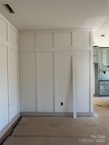 99 Arco Road, Asheville, NC 28805