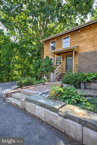 1175 S MEADOW LN, Palmyra, PA 17078