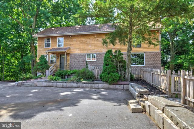 1175 S MEADOW LN, Palmyra, PA 17078