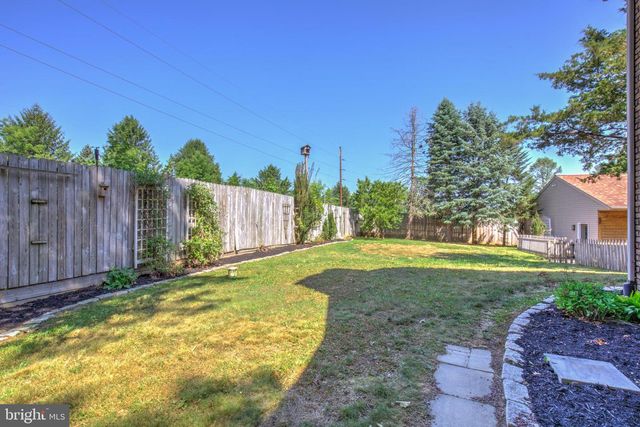 1175 S MEADOW LN, Palmyra, PA 17078
