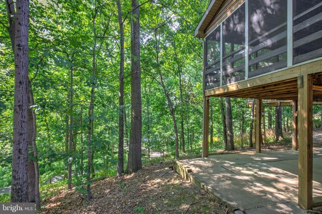 1175 S MEADOW LN, Palmyra, PA 17078
