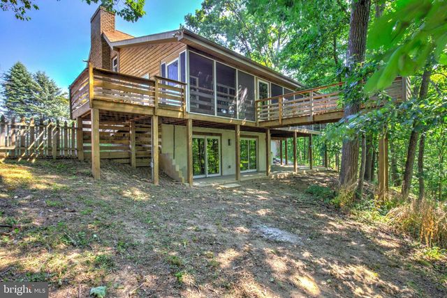 1175 S MEADOW LN, Palmyra, PA 17078