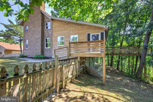 1175 S MEADOW LN, Palmyra, PA 17078