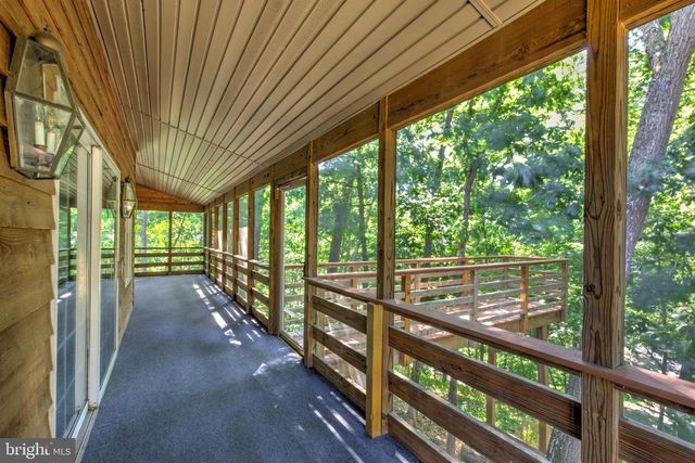 1175 S MEADOW LN, Palmyra, PA 17078