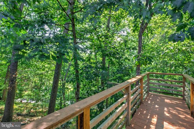 1175 S MEADOW LN, Palmyra, PA 17078