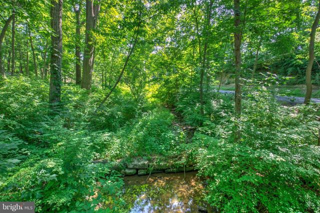 1175 S MEADOW LN, Palmyra, PA 17078