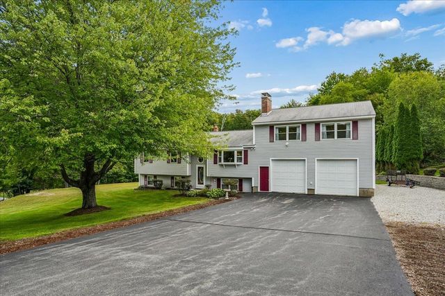 4 Debbie Street, Hooksett, NH 03106