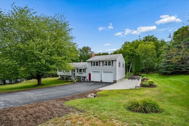 4 Debbie Street, Hooksett, NH 03106